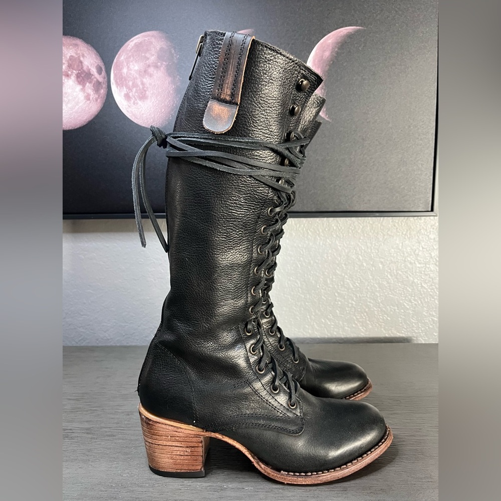 Freebird Grany Black Leather Knee-High Lace-Up Boots size 9